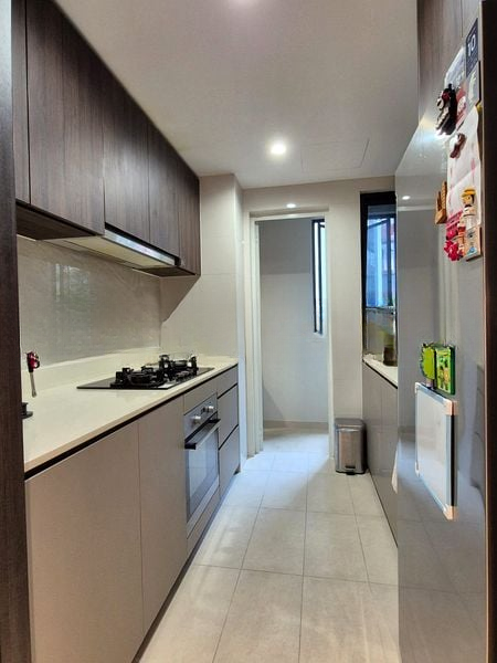 RIVERFRONT RESIDENCES 9