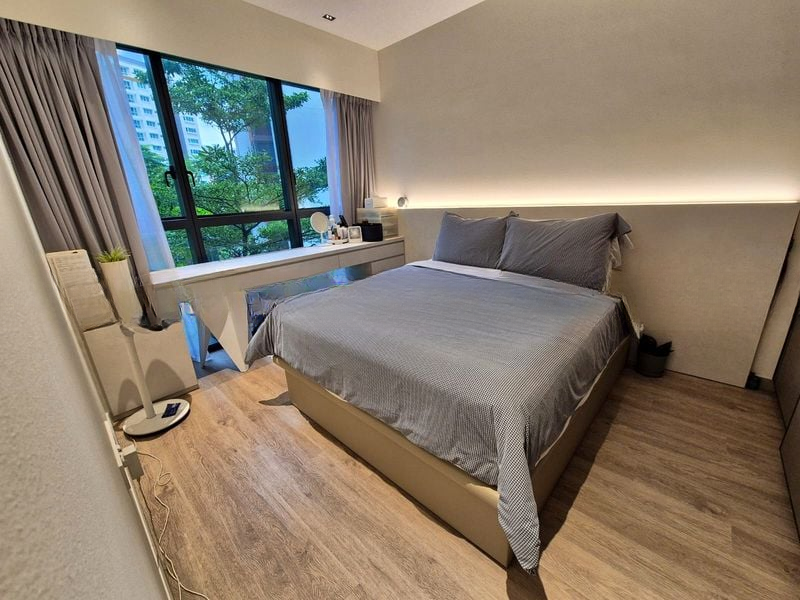 RIVERFRONT RESIDENCES 7