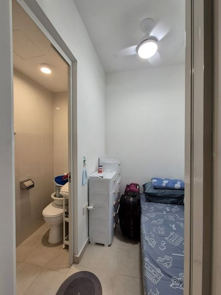 RIVERFRONT RESIDENCES 11