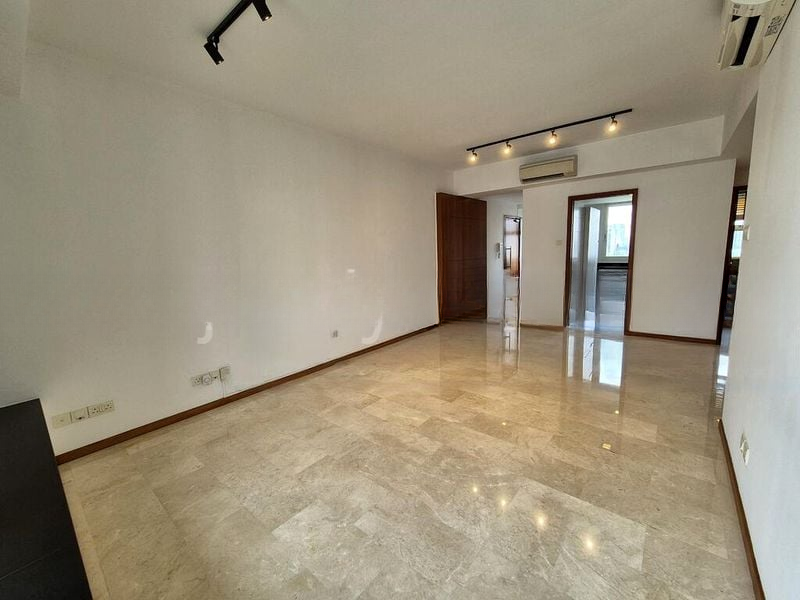 CLYDES RESIDENCE 3