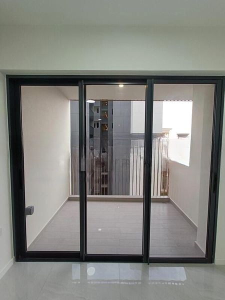 RIVERFRONT RESIDENCES 6