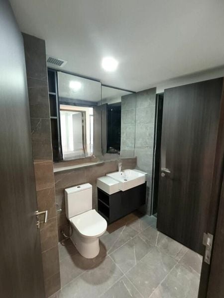 RIVERFRONT RESIDENCES 2