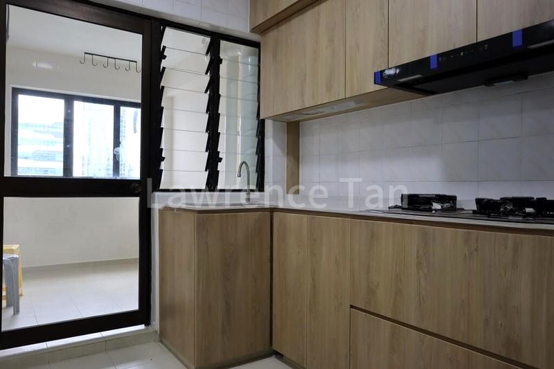 JURONG EAST ST 21 14