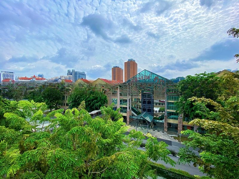 THE RIVERSIDE PIAZZA 5