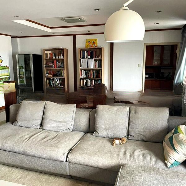 FAR HORIZON GARDENS 8