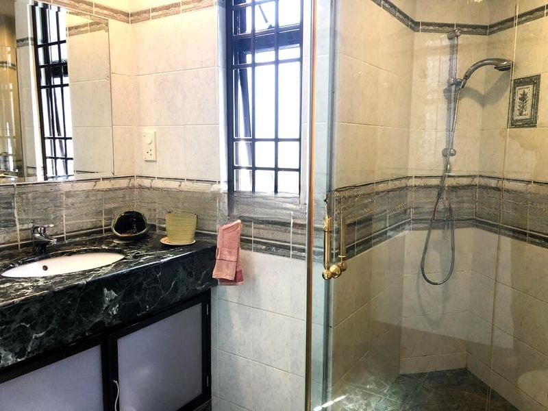 FAR HORIZON GARDENS 3