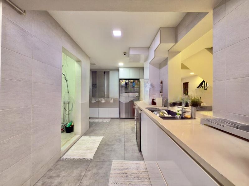 SERANGOON NTH AVE 4 4