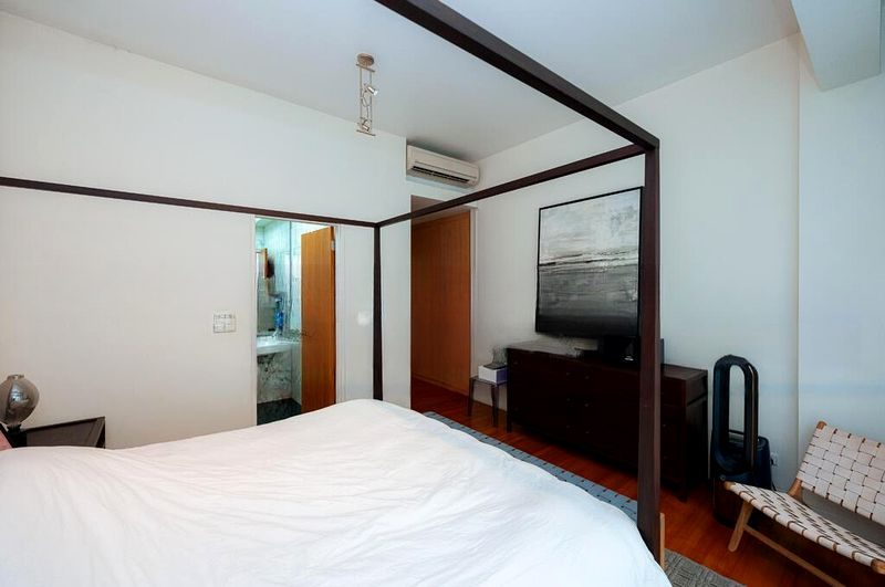 THE LOFT 4