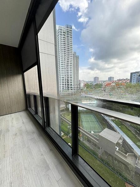 LEEDON GREEN 12