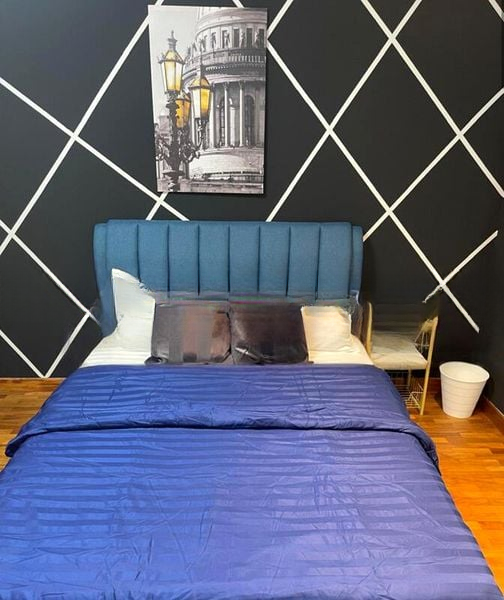 INTERNATIONAL PLAZA 9