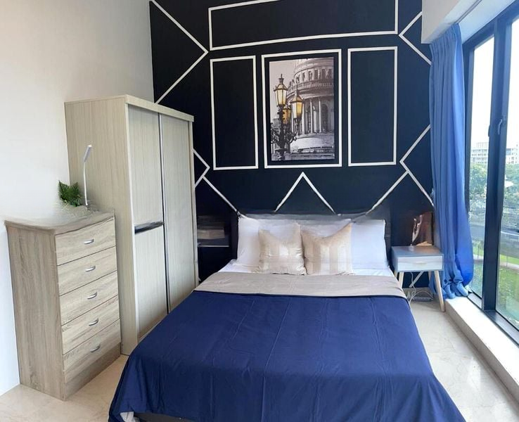 INTERNATIONAL PLAZA 4