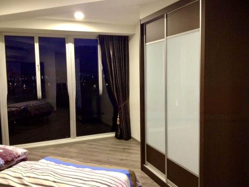 LAKESIDE TOWER 4