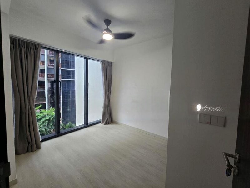 RIVERFRONT RESIDENCES 7