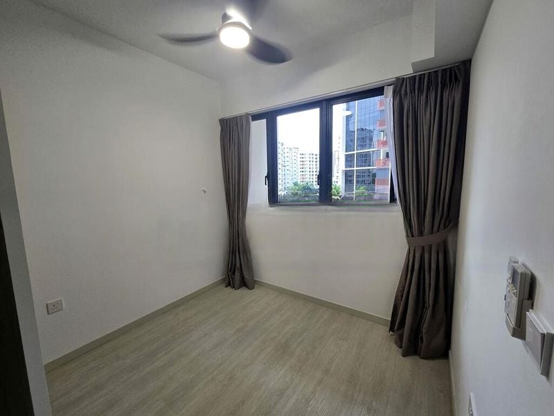 RIVERFRONT RESIDENCES 4