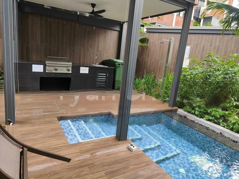 RIVERFRONT RESIDENCES 3