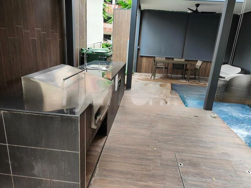 RIVERFRONT RESIDENCES 4