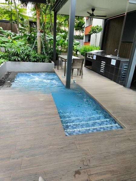 RIVERFRONT RESIDENCES 5