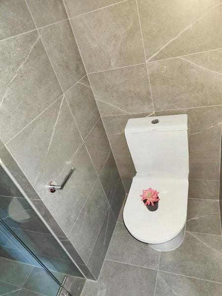 RIVERFRONT RESIDENCES 2