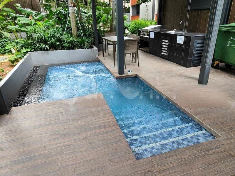 RIVERFRONT RESIDENCES 8