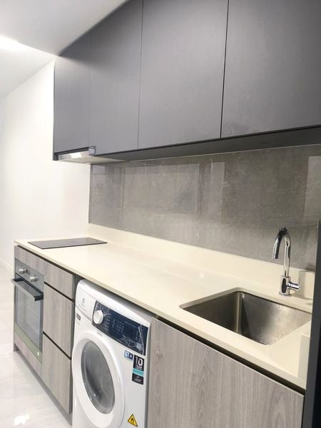 RIVERFRONT RESIDENCES 11