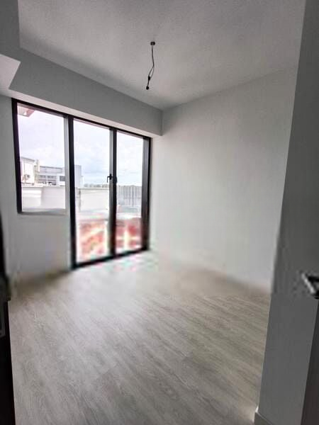 RIVERFRONT RESIDENCES 3