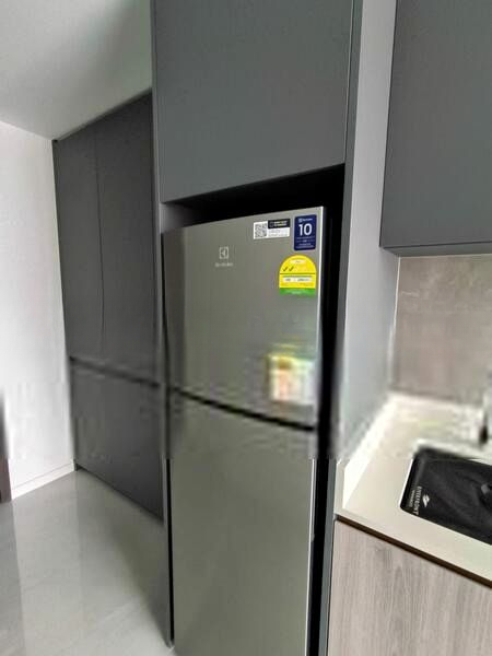 RIVERFRONT RESIDENCES 5