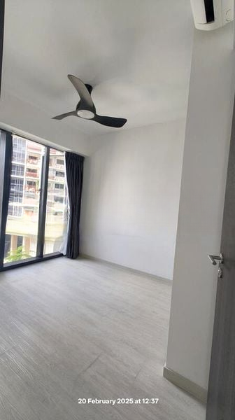 RIVERFRONT RESIDENCES 5