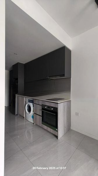 RIVERFRONT RESIDENCES 4