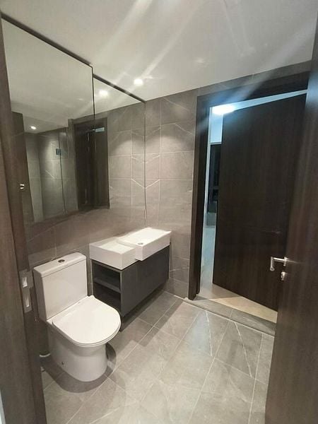 RIVERFRONT RESIDENCES 2