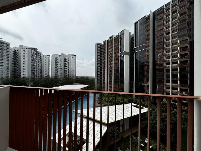 RIVERFRONT RESIDENCES 7