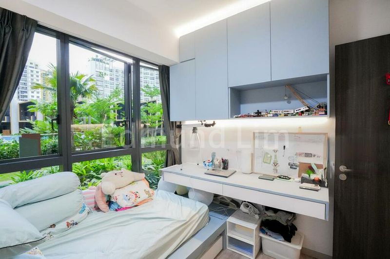 RIVERFRONT RESIDENCES 6