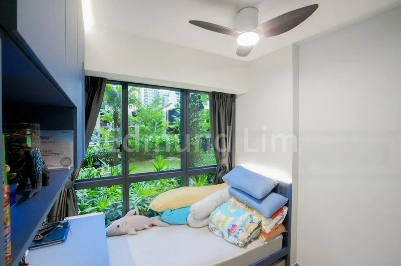 RIVERFRONT RESIDENCES 10