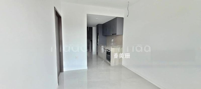 RIVERFRONT RESIDENCES 4