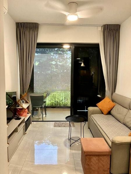 RIVERFRONT RESIDENCES 10