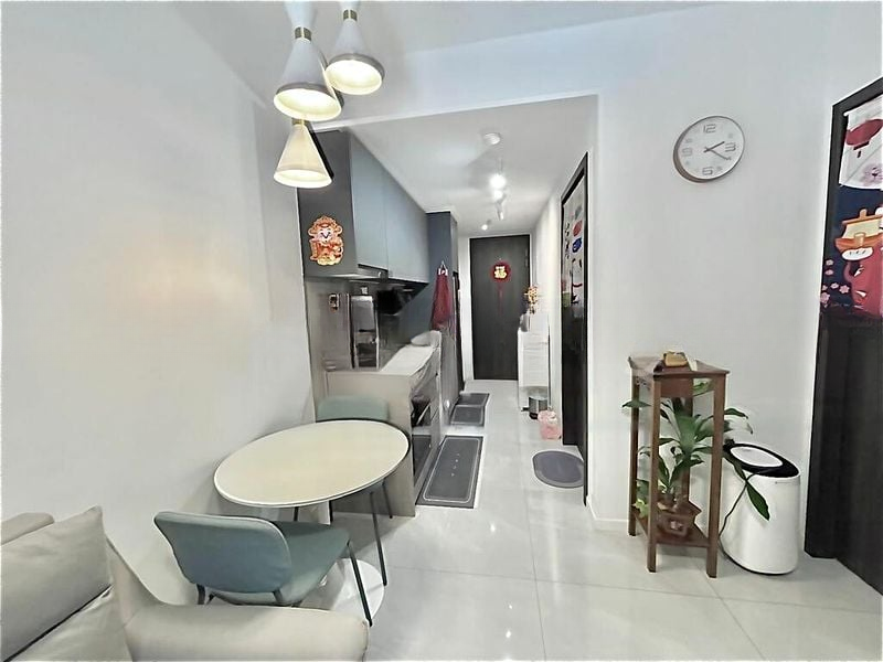 RIVERFRONT RESIDENCES 8