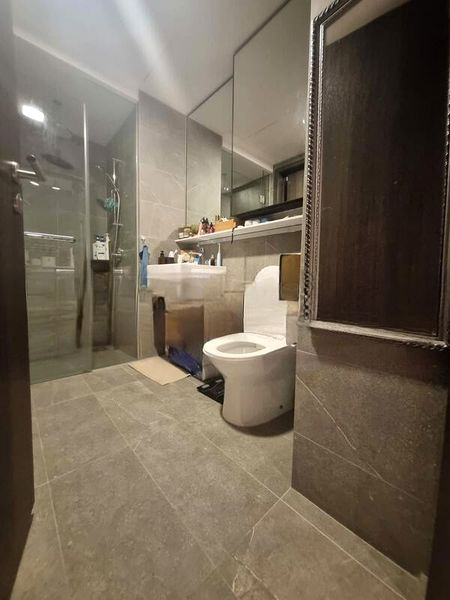 RIVERFRONT RESIDENCES 9