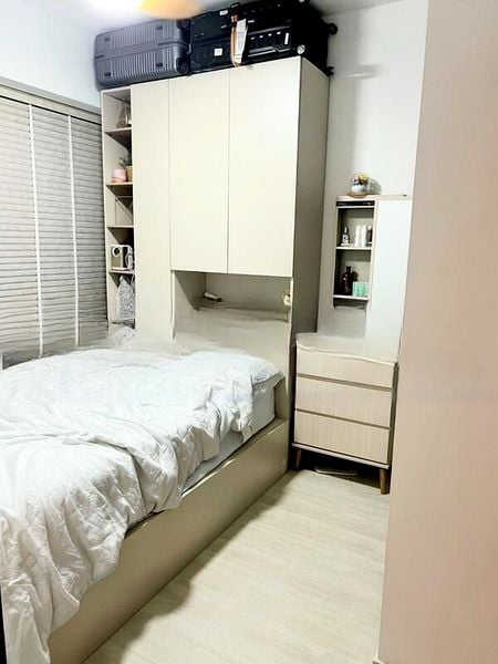 RIVERFRONT RESIDENCES 8