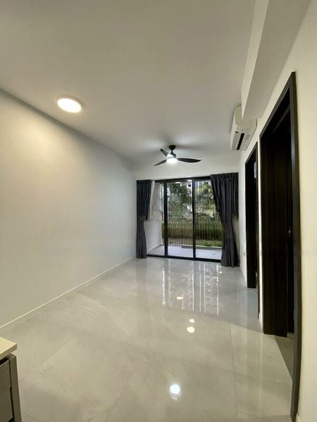 RIVERFRONT RESIDENCES 4