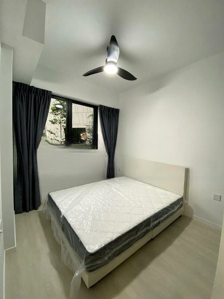 RIVERFRONT RESIDENCES 6