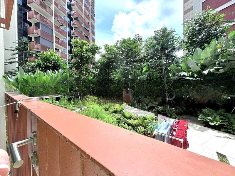 RIVERFRONT RESIDENCES 4