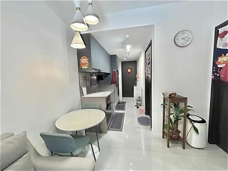 RIVERFRONT RESIDENCES 10