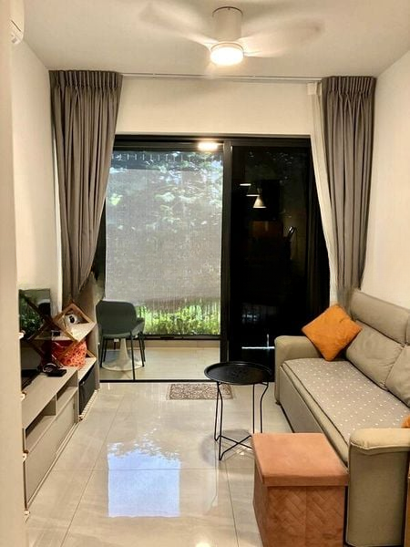 RIVERFRONT RESIDENCES 7