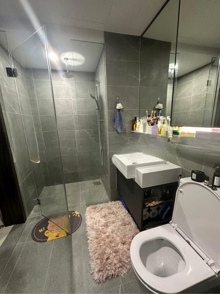 RIVERFRONT RESIDENCES 5