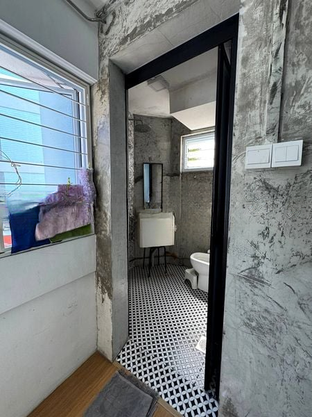 JURONG EAST ST 21 12