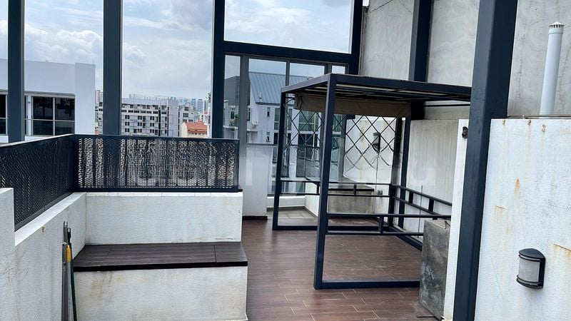 SUITES 28 9
