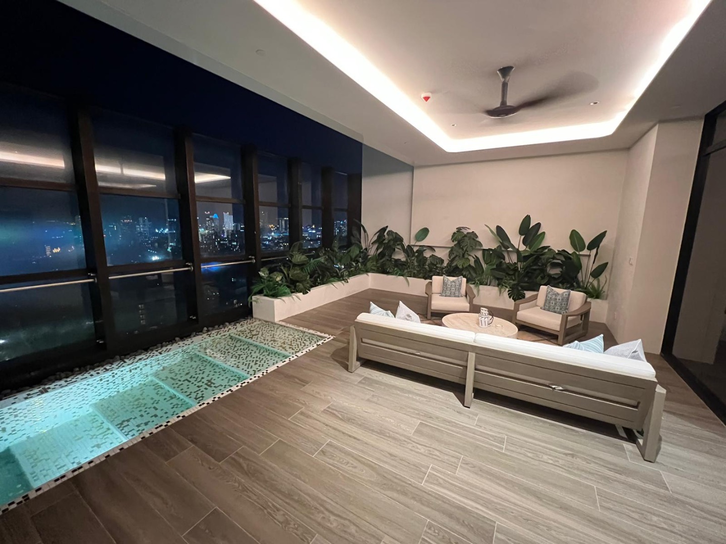 THE RITZ-CARLTON RESIDENCES SINGAPORE CAIRNHILL 6