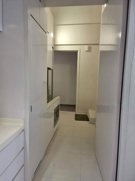 # 1 SUITES 1