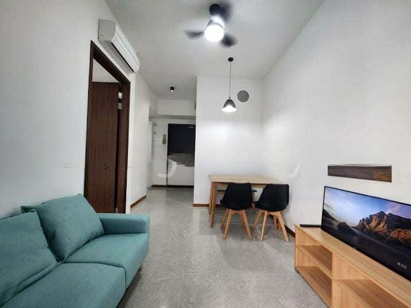 LAUREL TREE 10