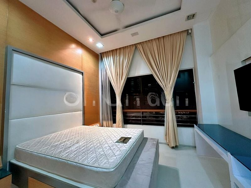 INTERNATIONAL PLAZA 5