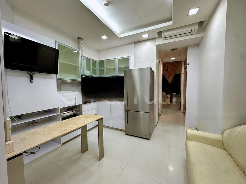 INTERNATIONAL PLAZA 4